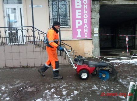 Під час прибирання вулиць міста від снігу використали 70 тонн протиожеледної суміші та 10 тонн солі