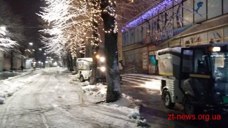 Під час прибирання вулиць міста від снігу використали 70 тонн протиожеледної суміші та 10 тонн солі
