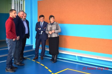 Сергій Сухомлин відвідав відремонтовані приміщення їдальні та спортивного залу ліцею №25