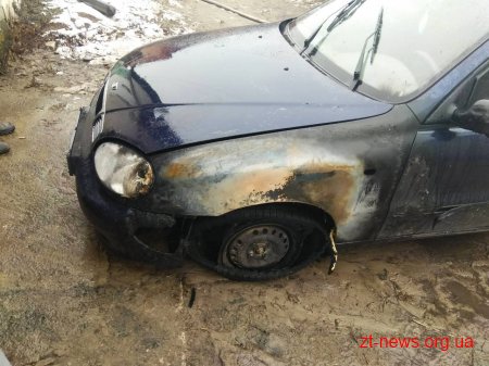 В Озерному згоріло три гаражі