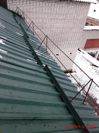 У Словечанській гімназії підрядник перекрив дах у терміни, які поставив перед ним голова ОДА