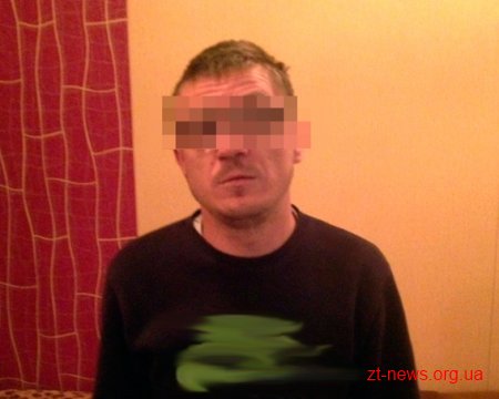Правоохоронці затримали шахрая, який забирав інтернет замовлення з відділень пошти оплачуючи тільки доставку
