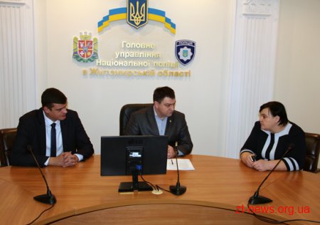 Житомирські поліцейські отримали 6 планшетів у рамках співпраці з програмою розвитку ООН в Україні