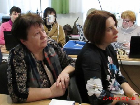 У Житомирі вчителів навчають користуватися новим обладнанням