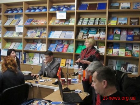 У Житомирі вчителів навчають користуватися новим обладнанням