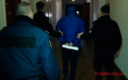 Суд обрав запобіжні заходи членам угрупування, які вкрали золото з машини підприємців