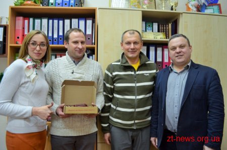 «Федерація спортивного туризму» отримала сучасні базові станції для спортивного орієнтування