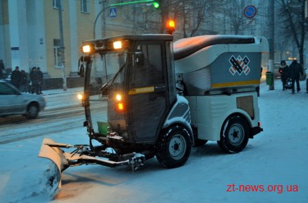 У Житомирі для ліквідації наслідків негоди працює снігоприбиральна техніка