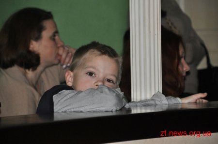 Близько 400 дітей із усієї області переглянули театральну виставу