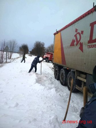 За добу рятувальниками було вивільнено зі снігових заметів 39 одиниць техніки