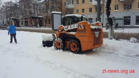 Вночі у Житомирі працювало 14 одиниць спецтехніки