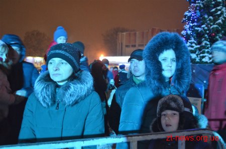 Поблизу головної ялинки міста відбувся святковий концерт "Житомир Різдвяний"