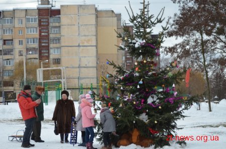 У мікрорайоні Маликова відбулося новорічне свято для дітей