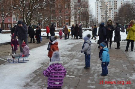У мікрорайоні Маликова відбулося новорічне свято для дітей