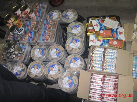 Житомирські прикордонники виявили автомобіль, що перевозив продукти харчування