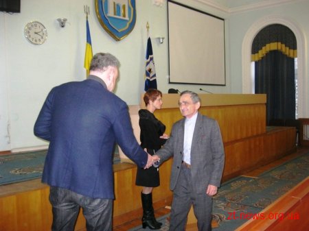 Матвій Хренов вручив премії міського голови педагогам та учням шкіл