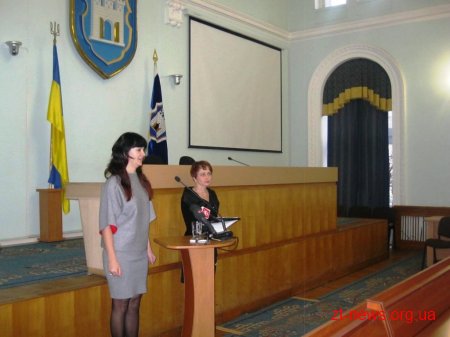 Матвій Хренов вручив премії міського голови педагогам та учням шкіл