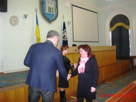 Матвій Хренов вручив премії міського голови педагогам та учням шкіл