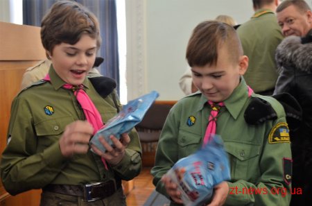 Пластуни передали до Житомирської міської ради Вифлеємський вогонь миру