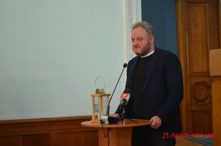 Пластуни передали до Житомирської міської ради Вифлеємський вогонь миру