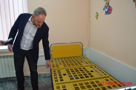 Міські лікарні Житомира отримали 30 функціональних медичних ліжок