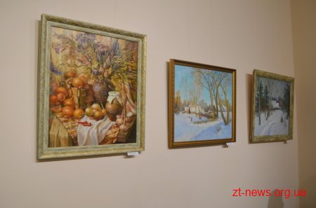 У Житомирі відкрили виставку картин "Різдвяні Барви"