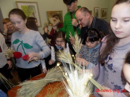 На вихідних житомиряни мали змогу взяти участь у виготовленні різдвяної й новорічної символіки