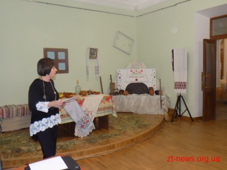 На вихідних житомиряни мали змогу взяти участь у виготовленні різдвяної й новорічної символіки