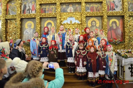 Сотні житомирян відвідали Обласний дитячий фольклорний фестиваль «Янголи віншують»