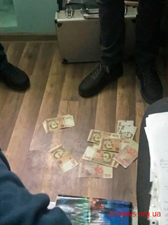 У Коростені на хабарі затримали фітосанітарного інспектора
