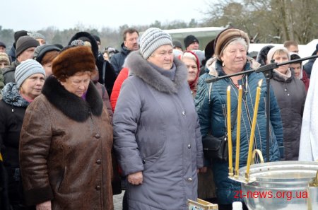Житомиряни відзначили Водохреща традиційним купанням в Тетереві