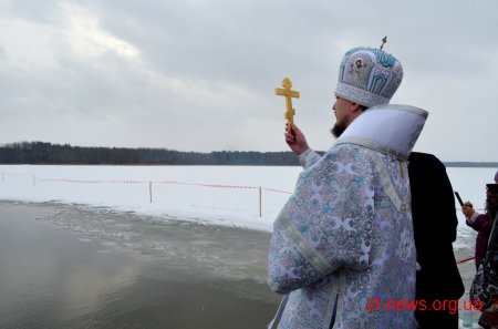Житомиряни відзначили Водохреща традиційним купанням в Тетереві