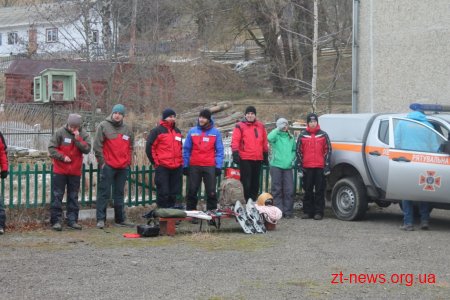 Житомирські школярі взяли участь в змаганнях «Пошуково-рятувальні роботи в зимових умовах»