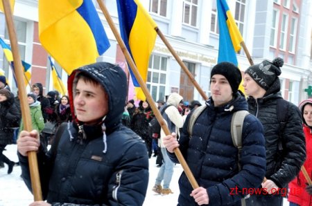 До Дня Соборності житомиряни з'єднали вулиці Київську і Велику Бердичівську живим "ланцюгом єдності"