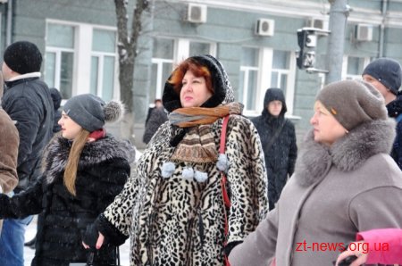 До Дня Соборності житомиряни з'єднали вулиці Київську і Велику Бердичівську живим "ланцюгом єдності"