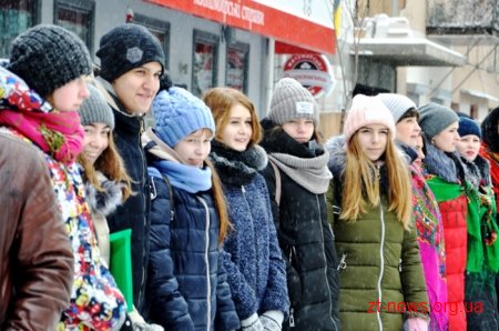 До Дня Соборності житомиряни з'єднали вулиці Київську і Велику Бердичівську живим "ланцюгом єдності"