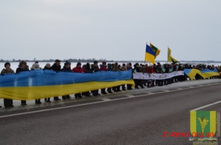 У районах Житомирщини жителі утворили ланцюги єдності до Дня Соборності