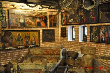 Знак «Орден матері бійця АТО» отримали 74 родини загиблих учасників АТО області