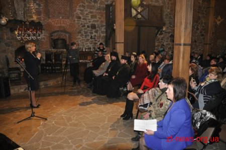 Знак «Орден матері бійця АТО» отримали 74 родини загиблих учасників АТО області