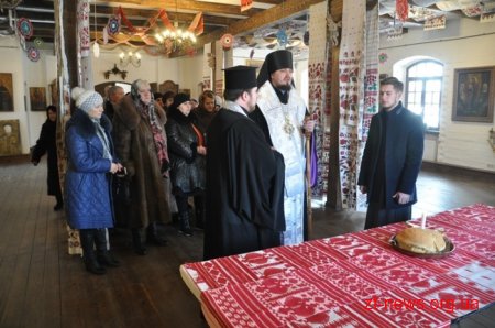 Знак «Орден матері бійця АТО» отримали 74 родини загиблих учасників АТО області