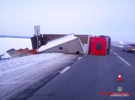 Поблизу Житомира сталася ДТП за участі двох вантажівок