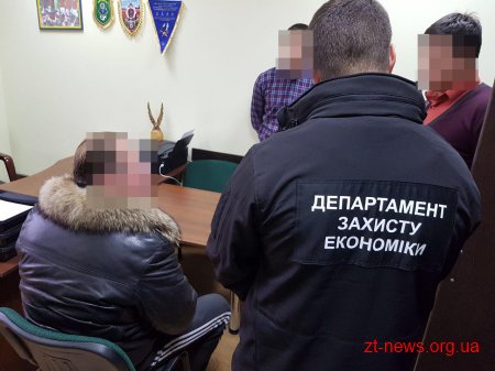 У Житомирі підприємець намагався дати хабар працівнику поліції
