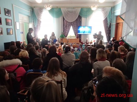 В обласному центрі презентували виставку робіт авторської ляльки житомирської майстрині Анни Янчук