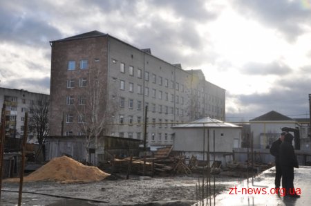 У Новограді-Волинському планують продовжити будівництво хірургічного корпусу