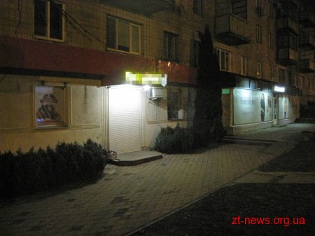 У Бердичеві молодик вдарив ножем вітчима продавчині після відмови продати пиво