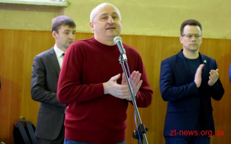 Володимир Ширма зіграв у волейбол у складі команди під час турніру ветеранів