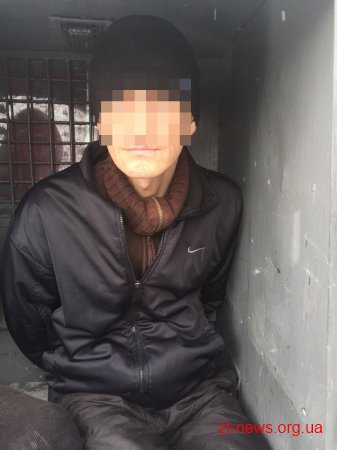 Поліцейські зі стрільбою зупинили автомобіль порушників, які намагались обікрасти підприємство