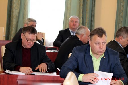 У Черняхові школярі пільгових категорій та початкові класи харчуються тричі на день