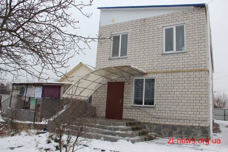 У Житомирі поліціянтка самостійно виховує 9 дітей