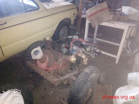 На Житомирщині СБУ припинила діяльність угруповання копачів бурштину